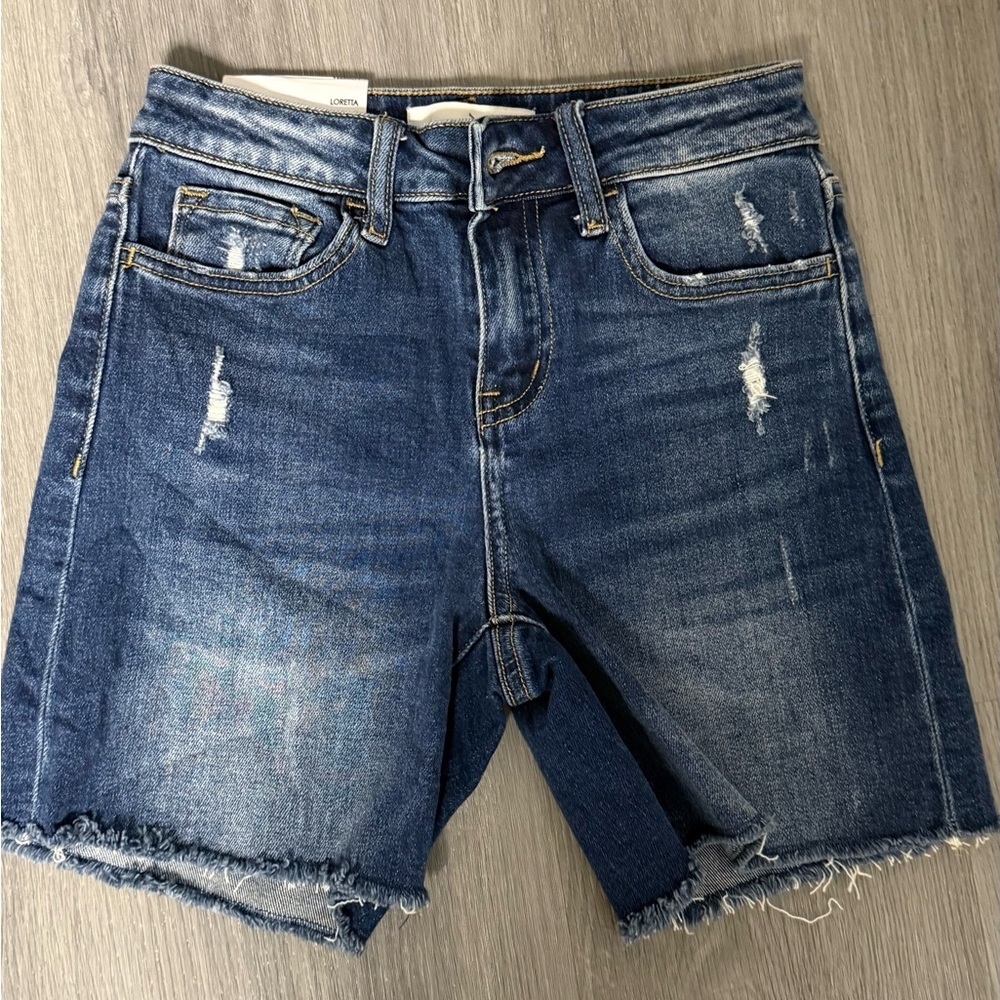 New VERVET LORETTA HIGH RISE MIDI
SHORTS - Picture 11 of 13